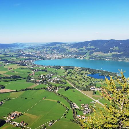 das mondsee Buitenkant foto