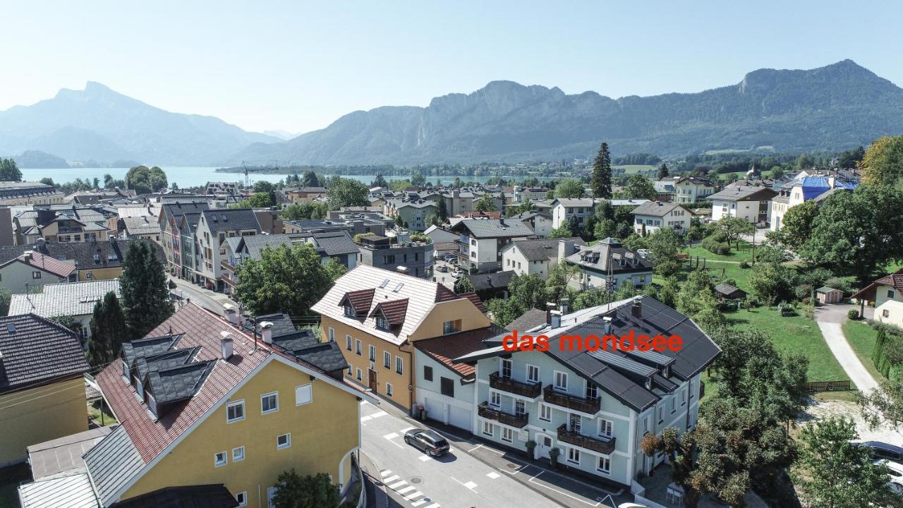 das mondsee Buitenkant foto