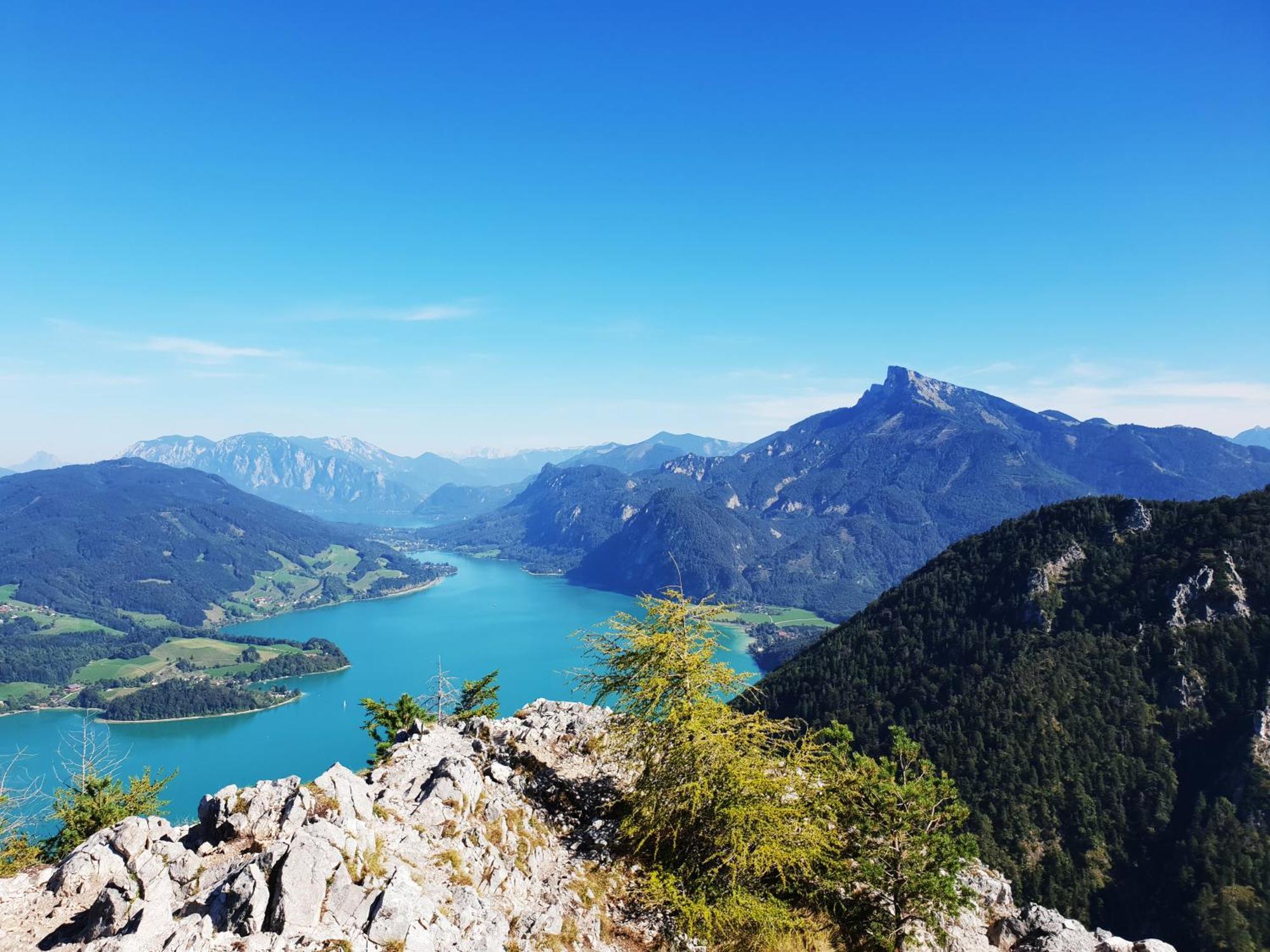 das mondsee Buitenkant foto