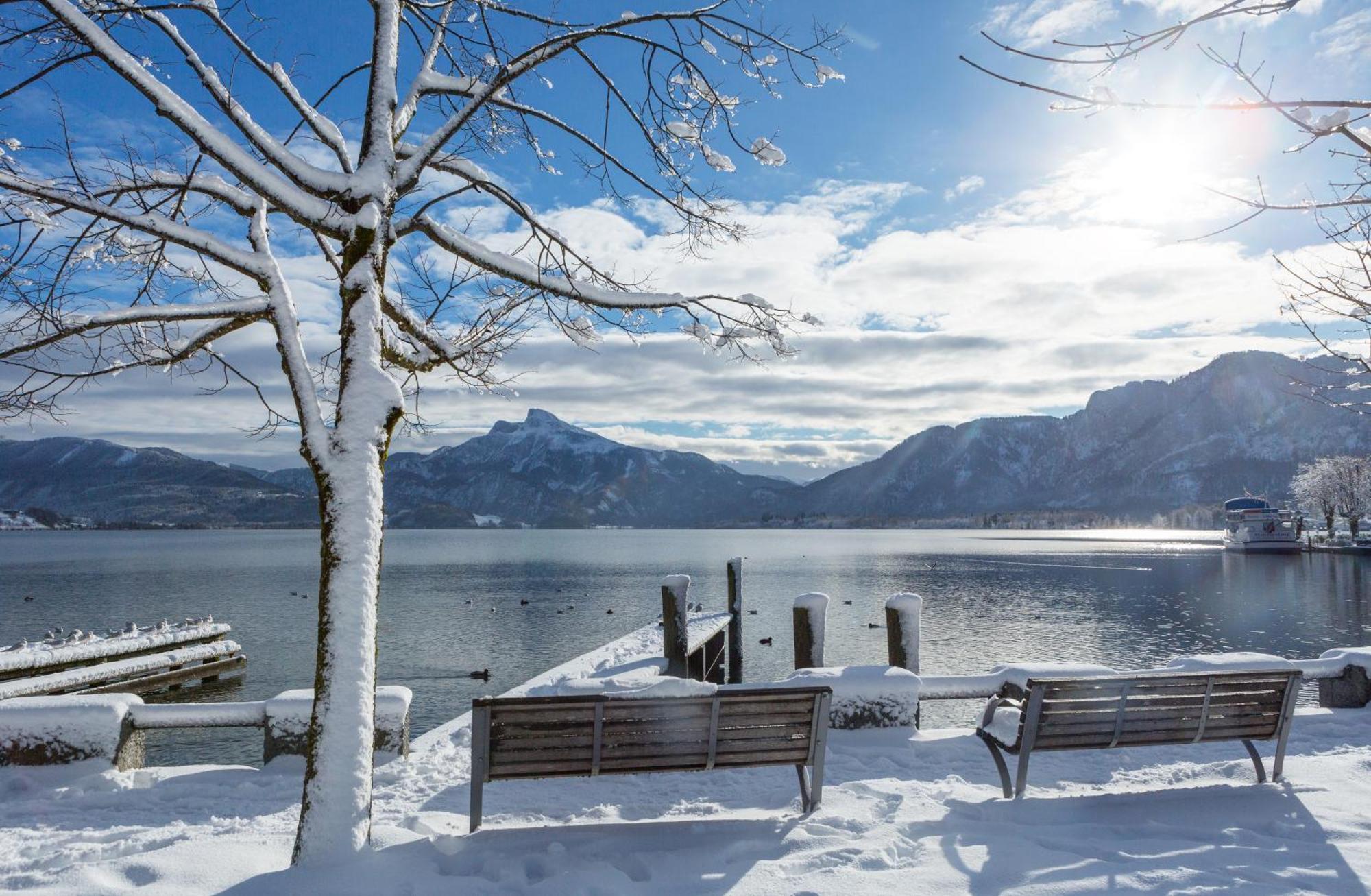 das mondsee Buitenkant foto