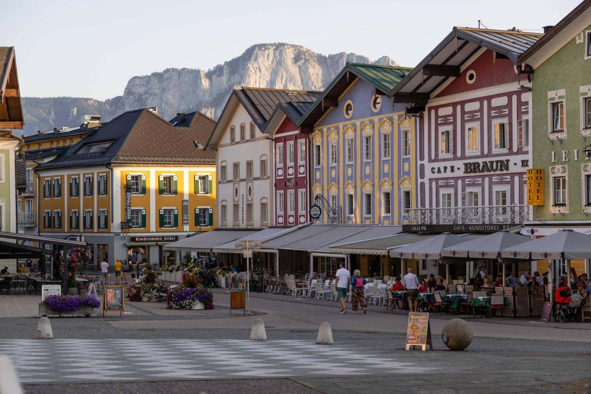das mondsee Buitenkant foto